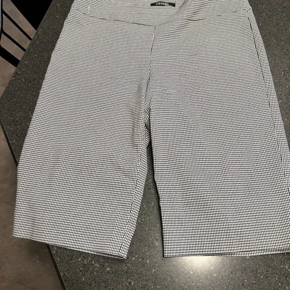 Capris - Picture 1 of 3